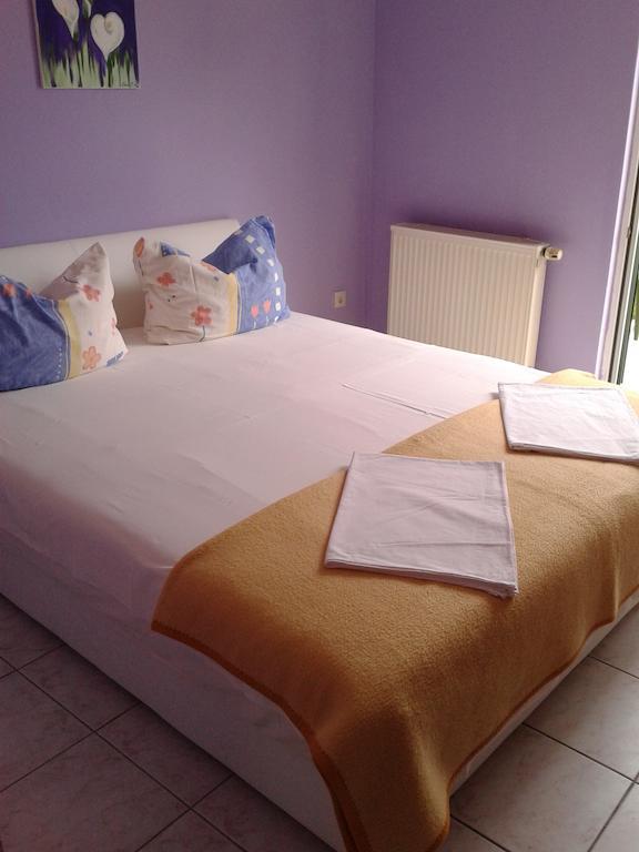 Guesthouse Ivan Skradin Bagian luar foto