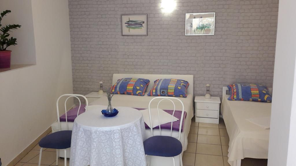 Guesthouse Ivan Skradin Bagian luar foto